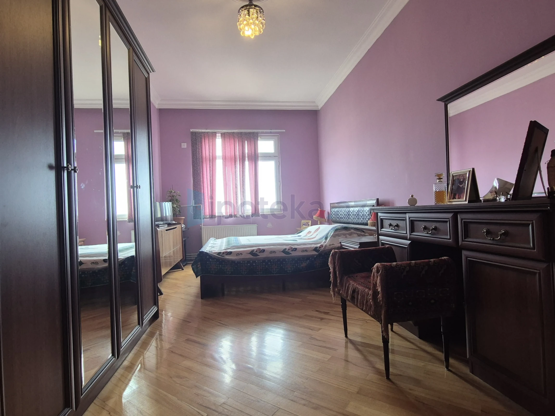 Satılır 4 otaqlı yeni tikili 140 m²