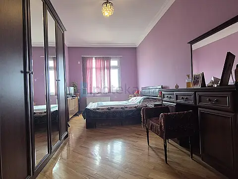 Satılır 4 otaqlı yeni tikili 140 m²