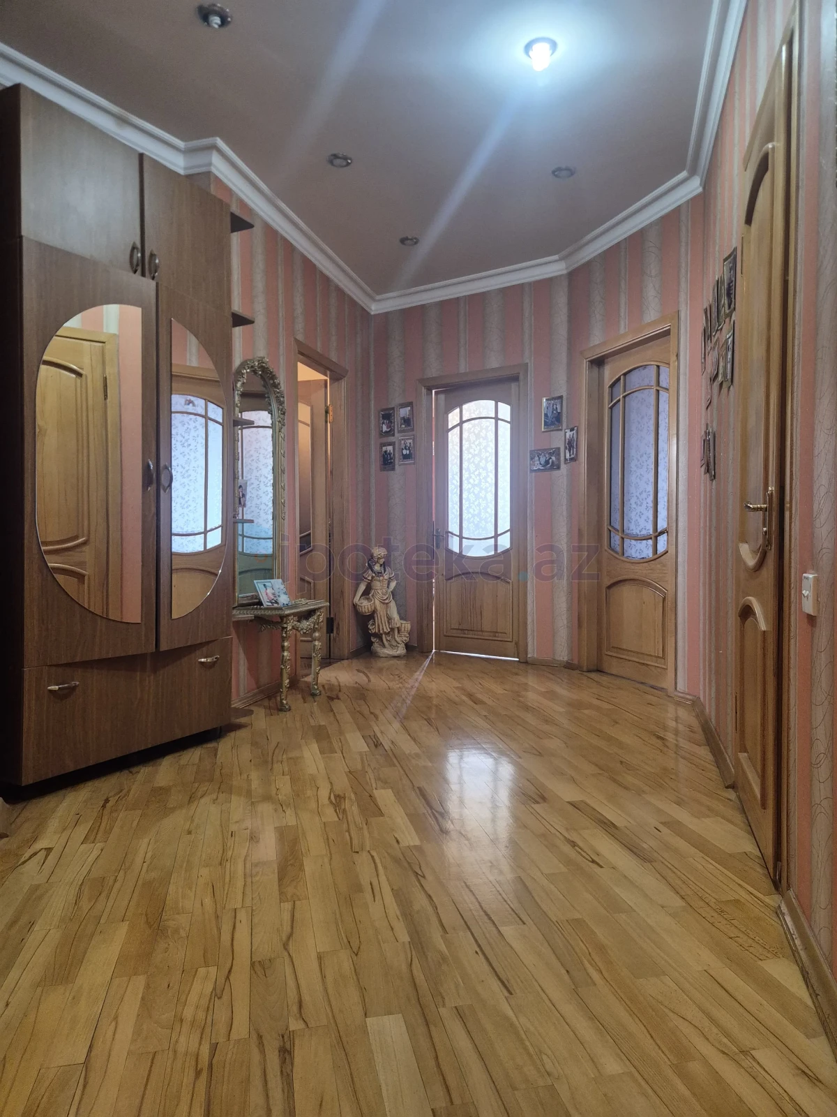 Satılır 4 otaqlı yeni tikili 140 m²