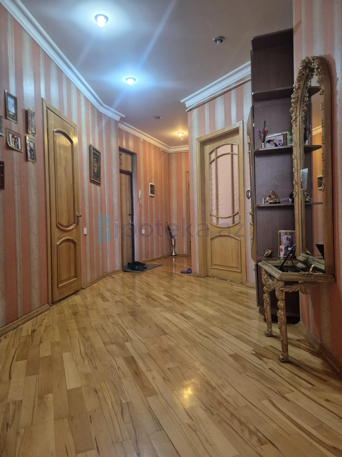 Satılır 4 otaqlı yeni tikili 140 m²