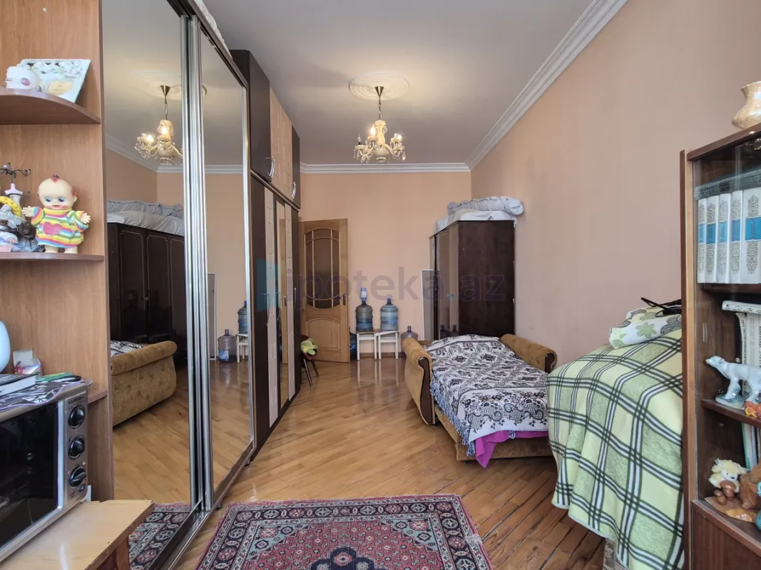 Satılır 4 otaqlı yeni tikili 140 m²