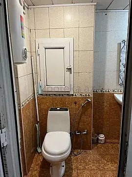 Satılır 2 otaqlı köhnə tikili 65 m²