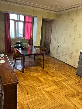 Satılır 2 otaqlı köhnə tikili 65 m² — Bakı, Nərimanov 2 otaq 65.00 m²