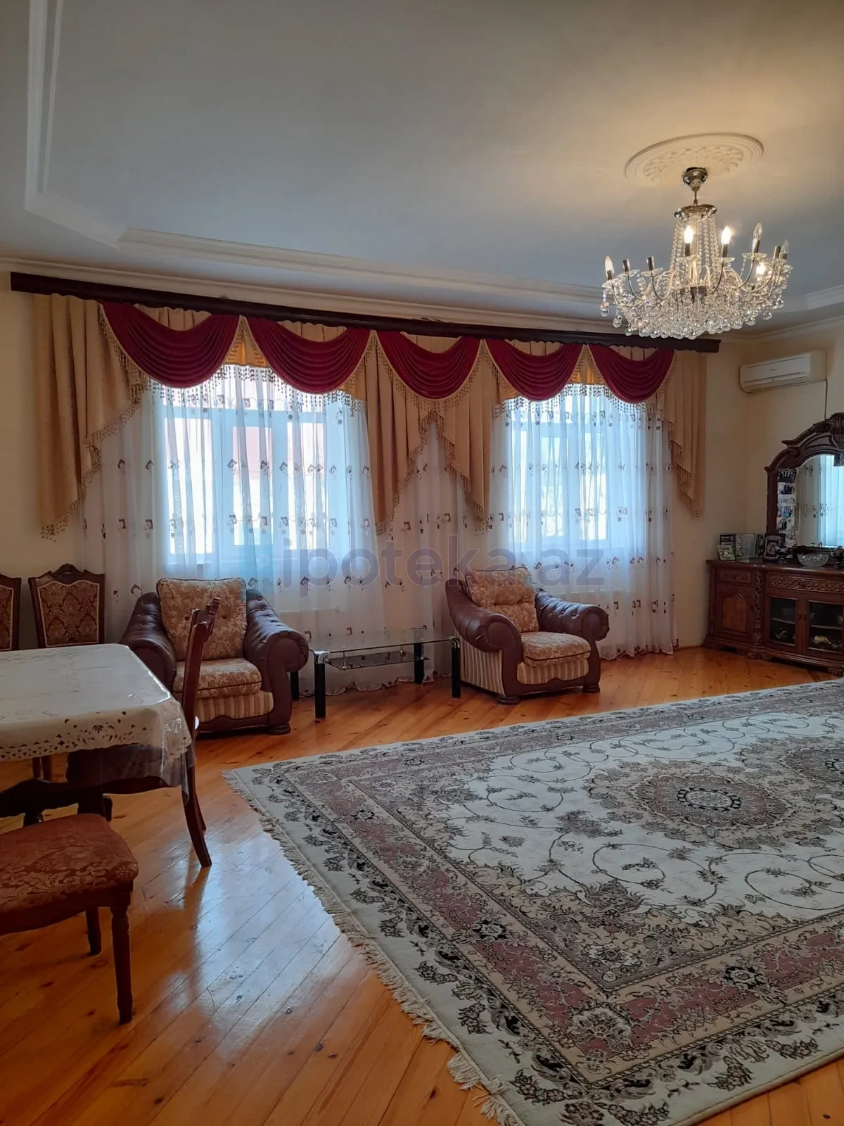 Satılır 4 otaqlı həyət evi 144 m²