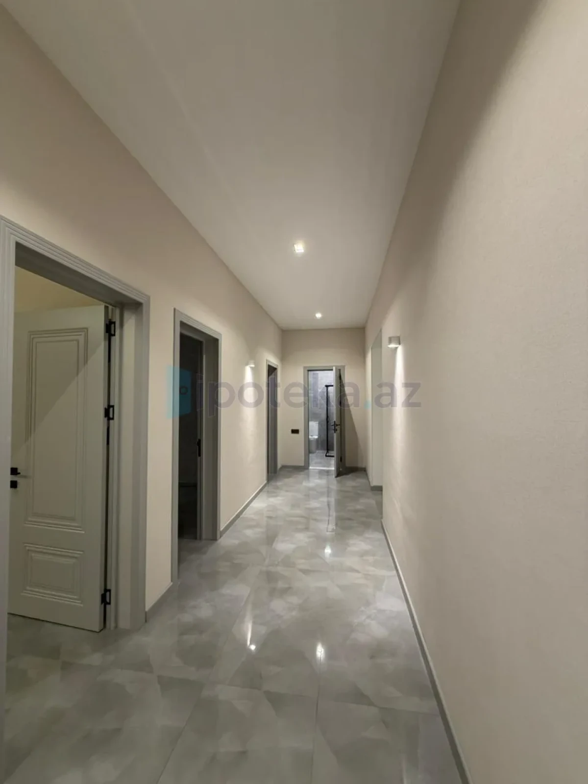 Satılır 4 otaqlı mənzil 175 m²