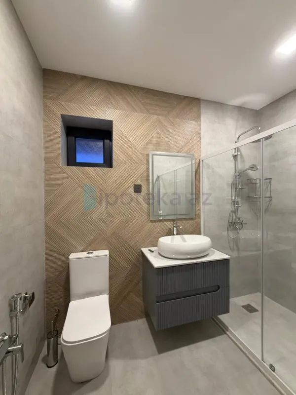 Satılır 4 otaqlı mənzil 175 m²