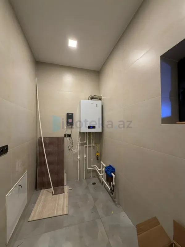 Satılır 4 otaqlı mənzil 175 m²