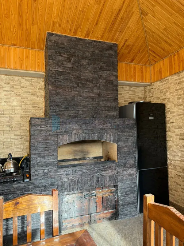 Satılır 10 otaqlı həyət evi 690 m²