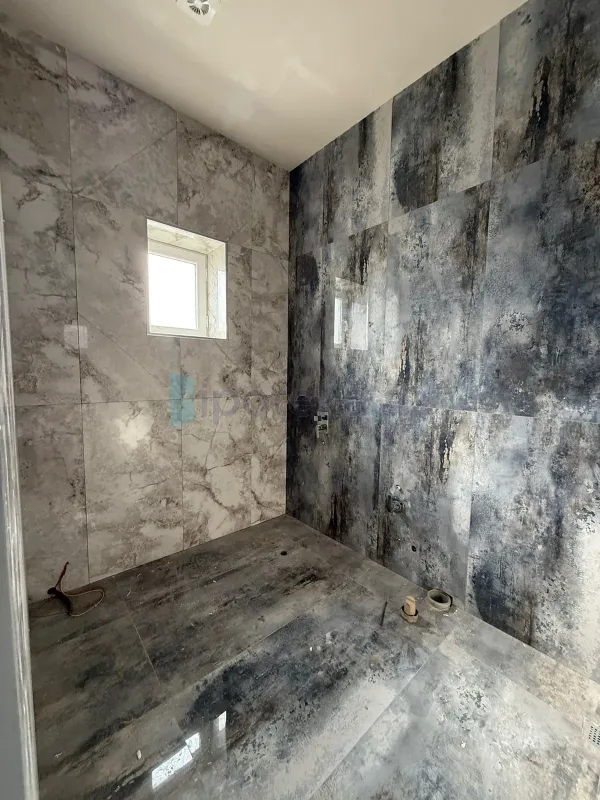 Satılır 10 otaqlı həyət evi 690 m²