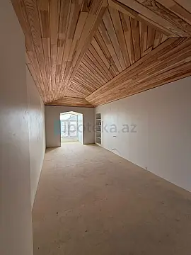 Satılır 10 otaqlı həyət evi 690 m²