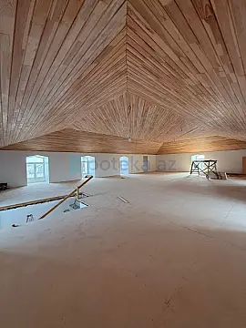 Satılır 10 otaqlı həyət evi 690 m²