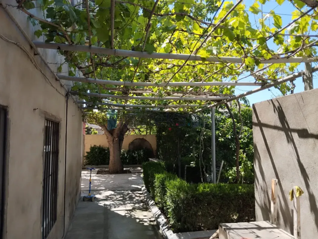 Satılır 4 otaqlı həyət evi 140 m²
