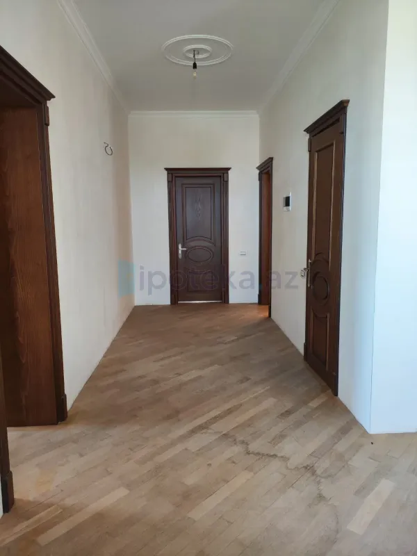 Satılır 5 otaqlı həyət evi 504 m²