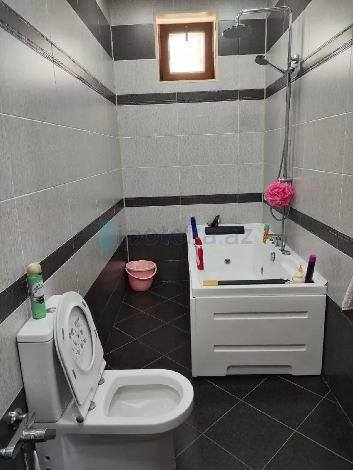 Satılır 5 otaqlı həyət evi 504 m²