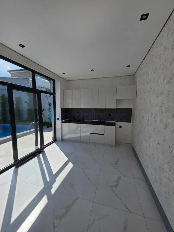 Satılır 5 otaqlı mənzil 280 m²