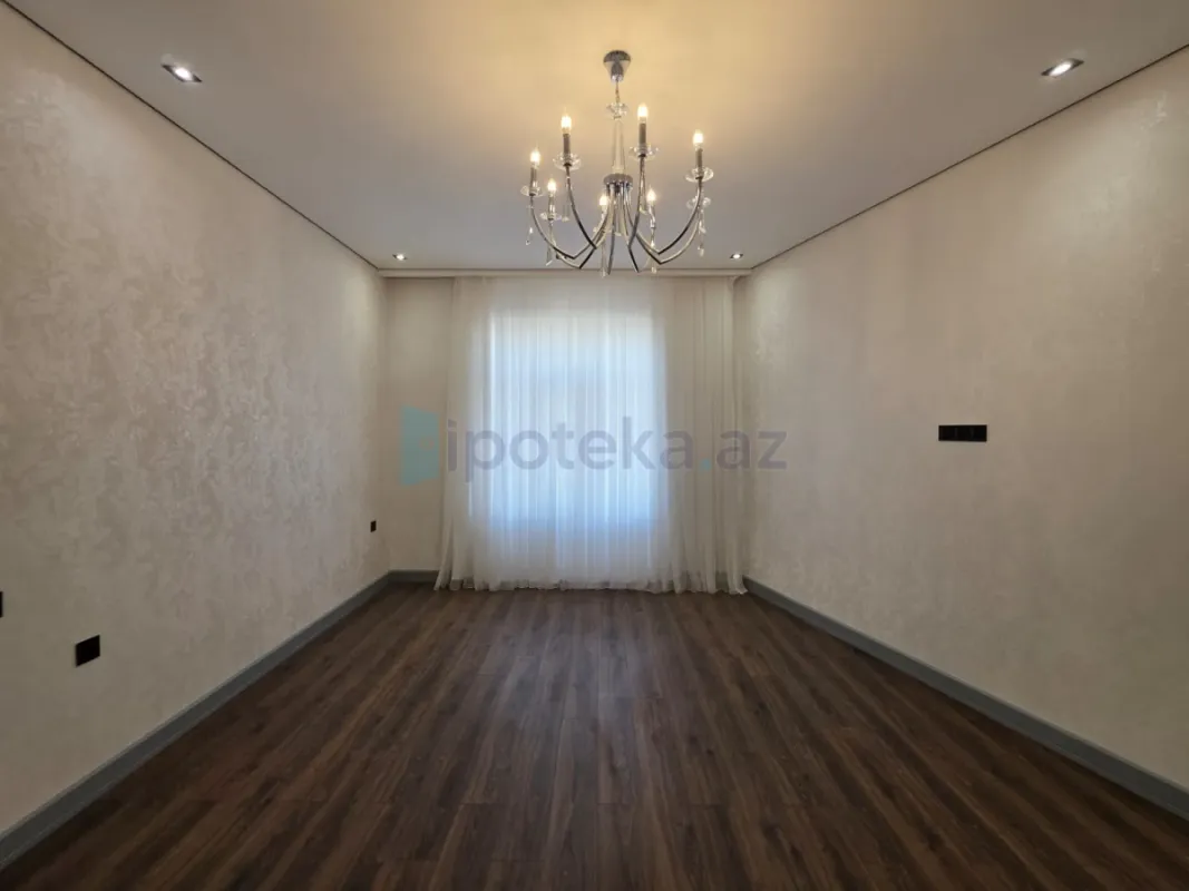 Satılır 5 otaqlı mənzil 280 m²