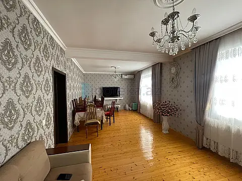 Satılır 5 otaqlı həyət evi 150 m²