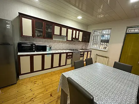 Satılır 4 otaqlı həyət evi 100 m²