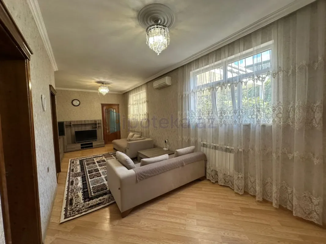 Satılır 4 otaqlı həyət evi 100 m²