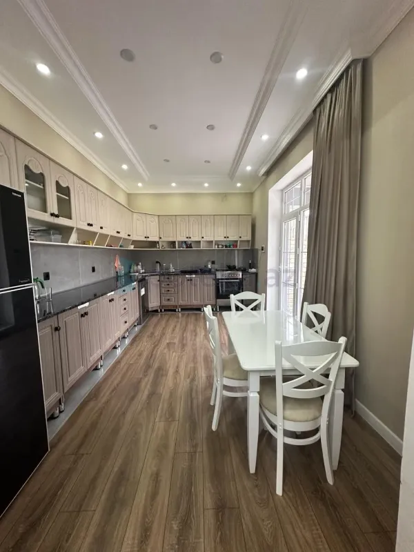 Satılır 4 otaqlı həyət evi 200 m²