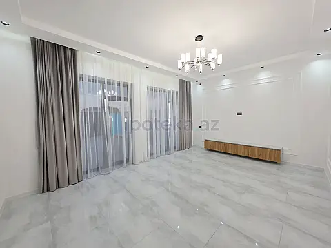 Satılır 4 otaqlı mənzil 140 m²