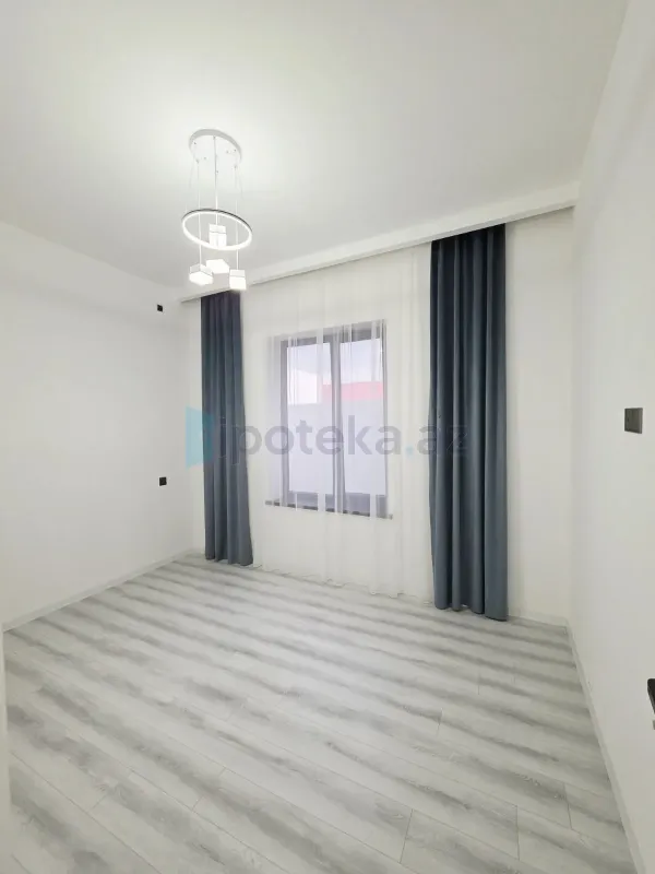 Satılır 4 otaqlı mənzil 140 m²