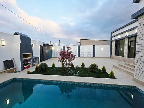 Satılır 4 otaqlı mənzil 140 m²