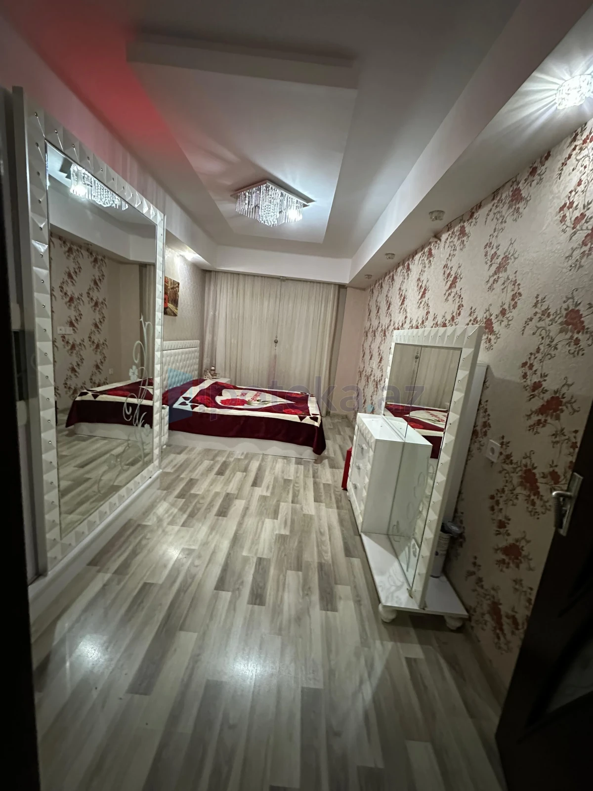 Satılır 3 otaqlı yeni tikili 85 m²