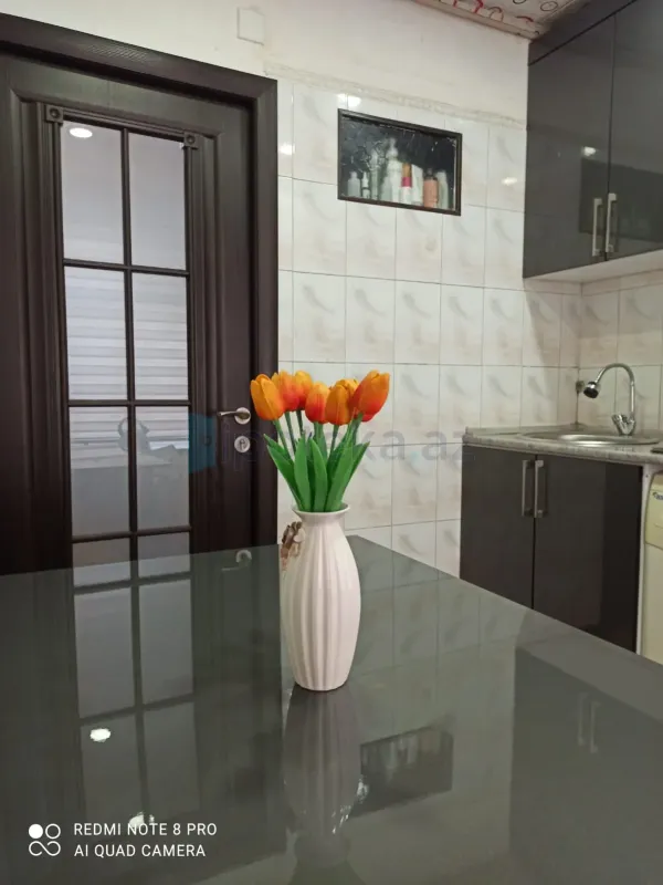 Satılır 2 otaqlı köhnə tikili 60 m²