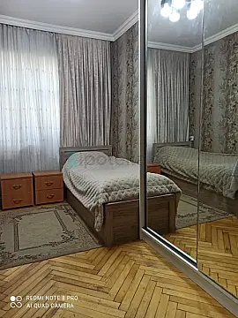 Satılır 2 otaqlı köhnə tikili 60 m²