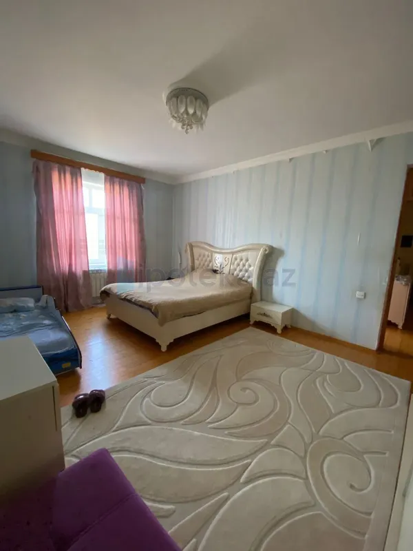 Satılır 5 otaqlı həyət evi 140 m²