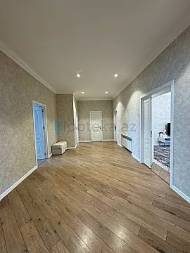 Satılır 4 otaqlı mənzil 230 m²