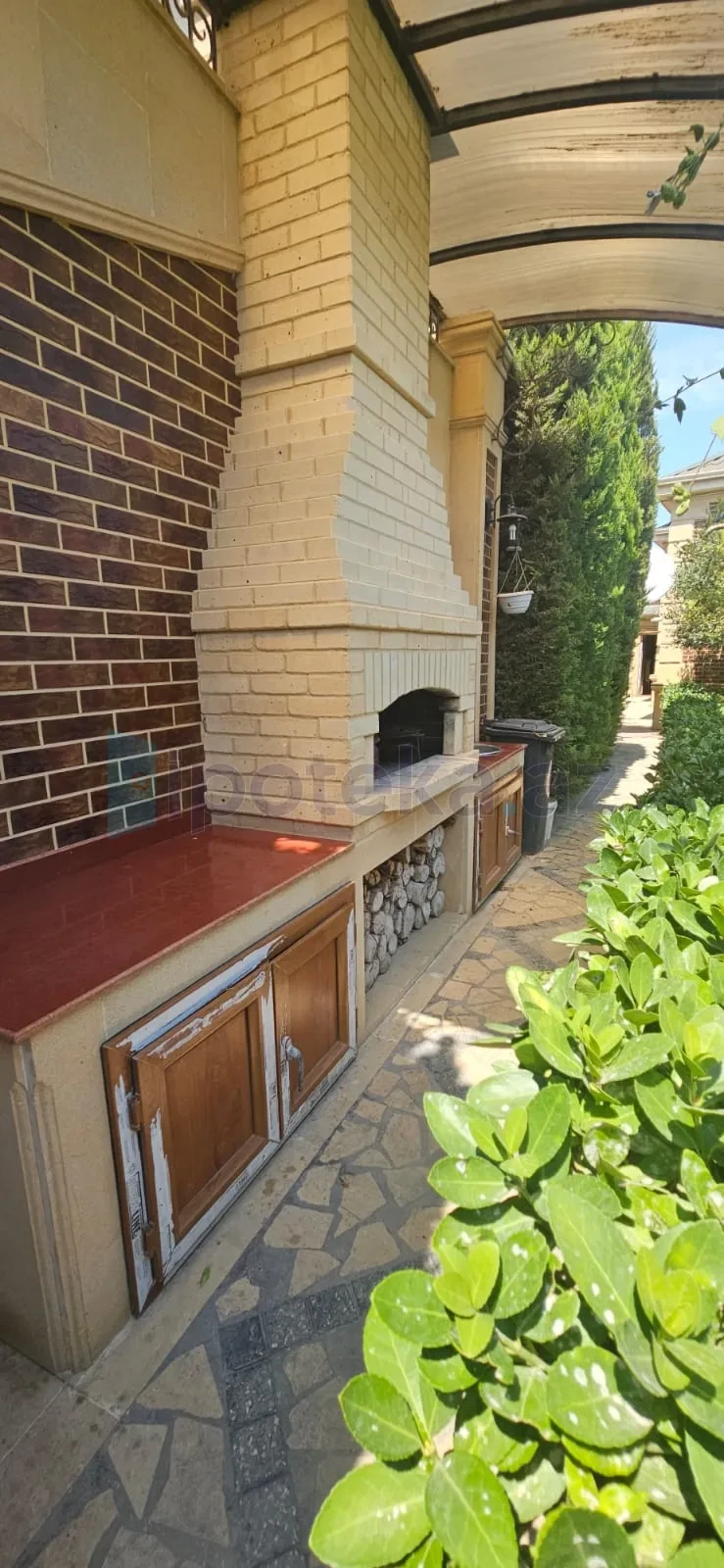 Satılır 4 otaqlı mənzil 230 m²