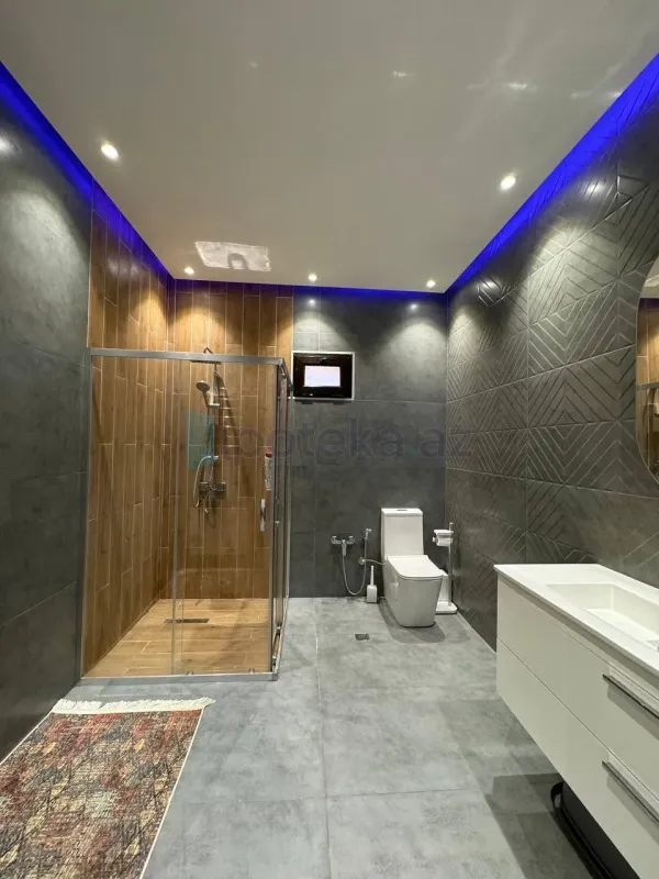 Satılır 4 otaqlı mənzil 230 m²