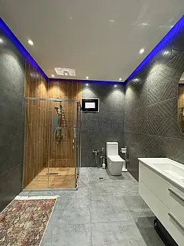 Satılır 4 otaqlı mənzil 230 m²