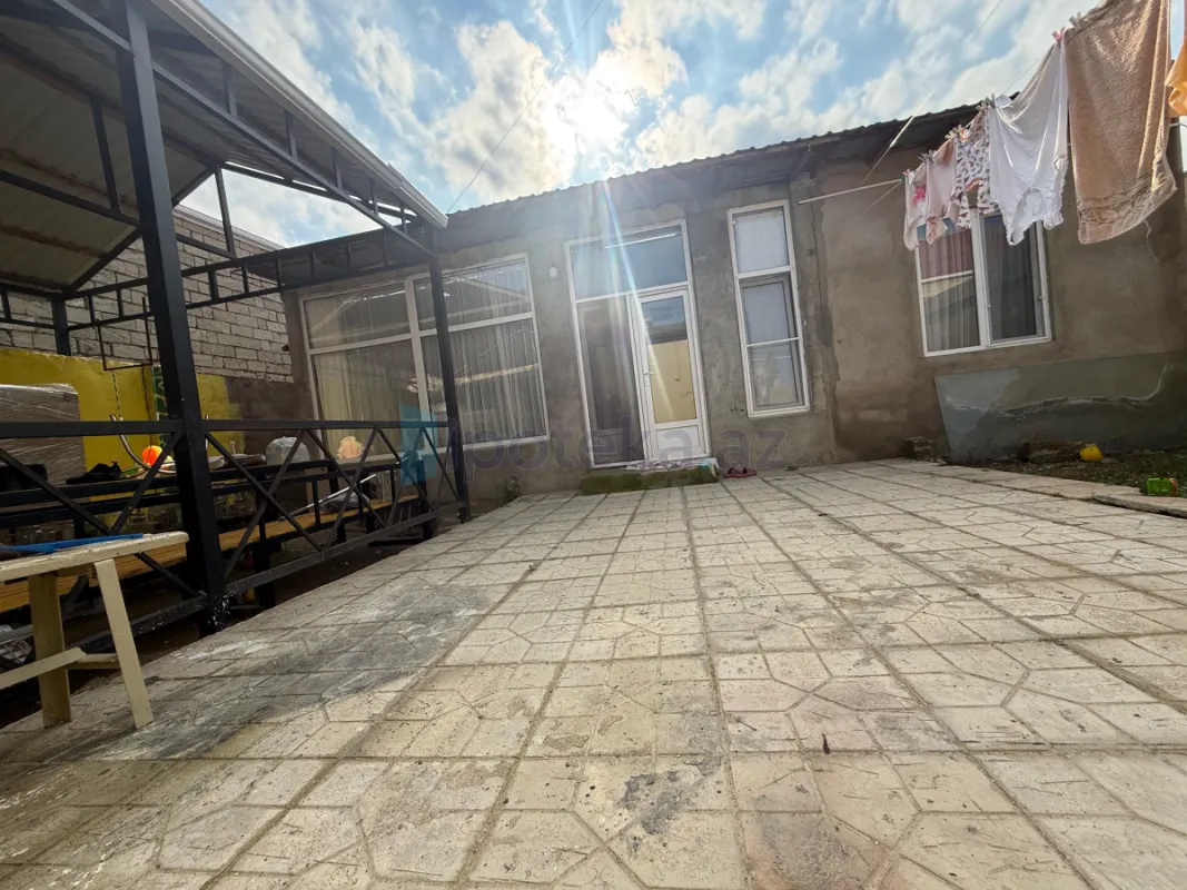 Satılır 4 otaqlı həyət evi 100 m²