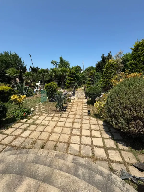 Satılır 7 otaqlı mənzil 450 m²