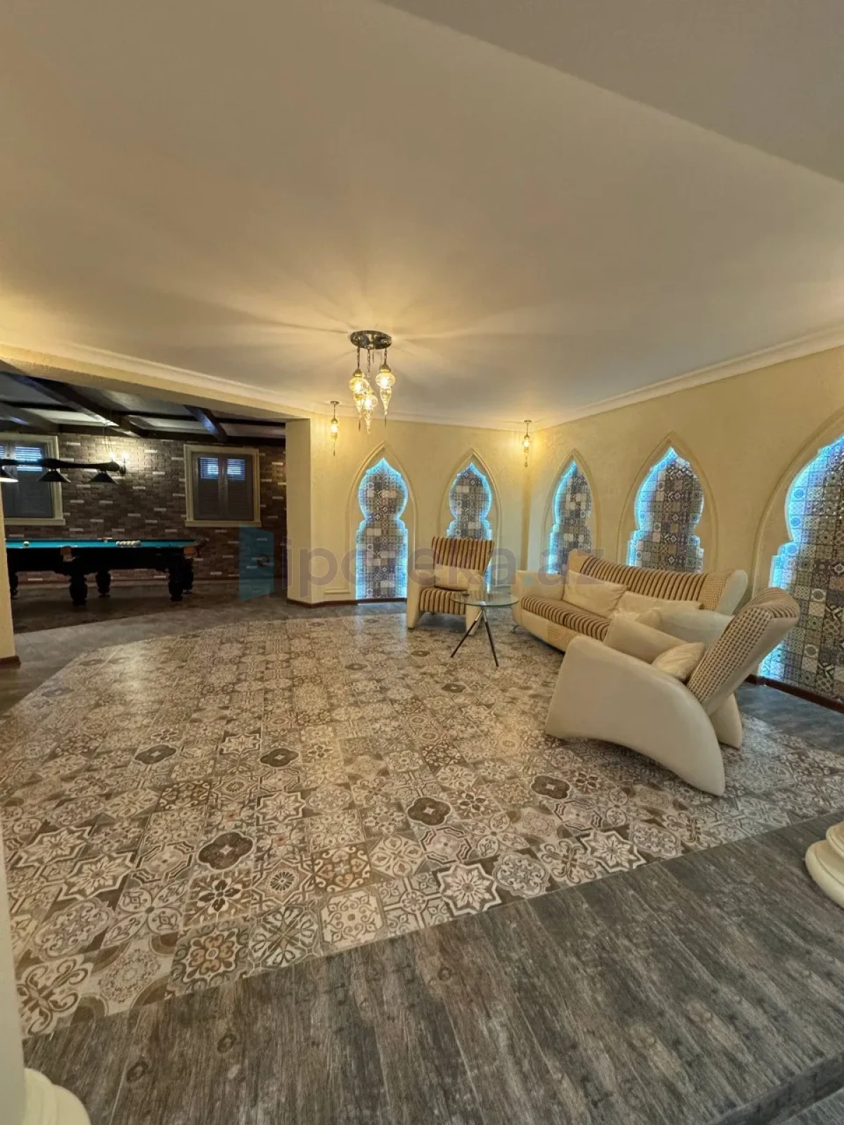 Satılır 7 otaqlı mənzil 450 m²