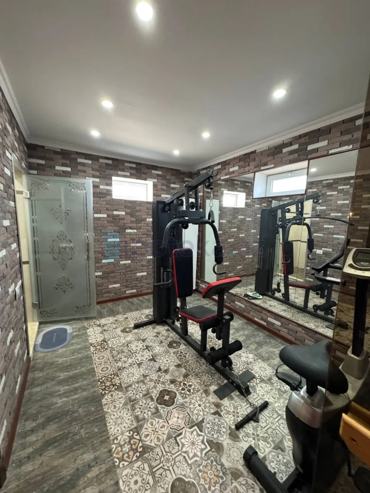 Satılır 7 otaqlı mənzil 450 m²