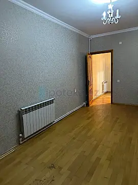 Satılır 1 otaqlı köhnə tikili 44 m²