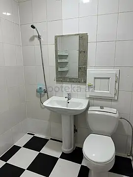 Satılır 1 otaqlı köhnə tikili 44 m²