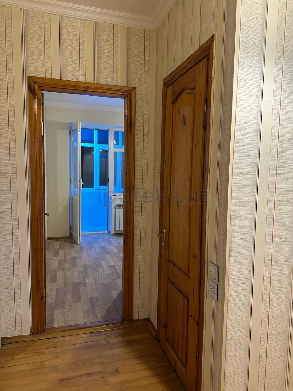Satılır 1 otaqlı köhnə tikili 44 m²