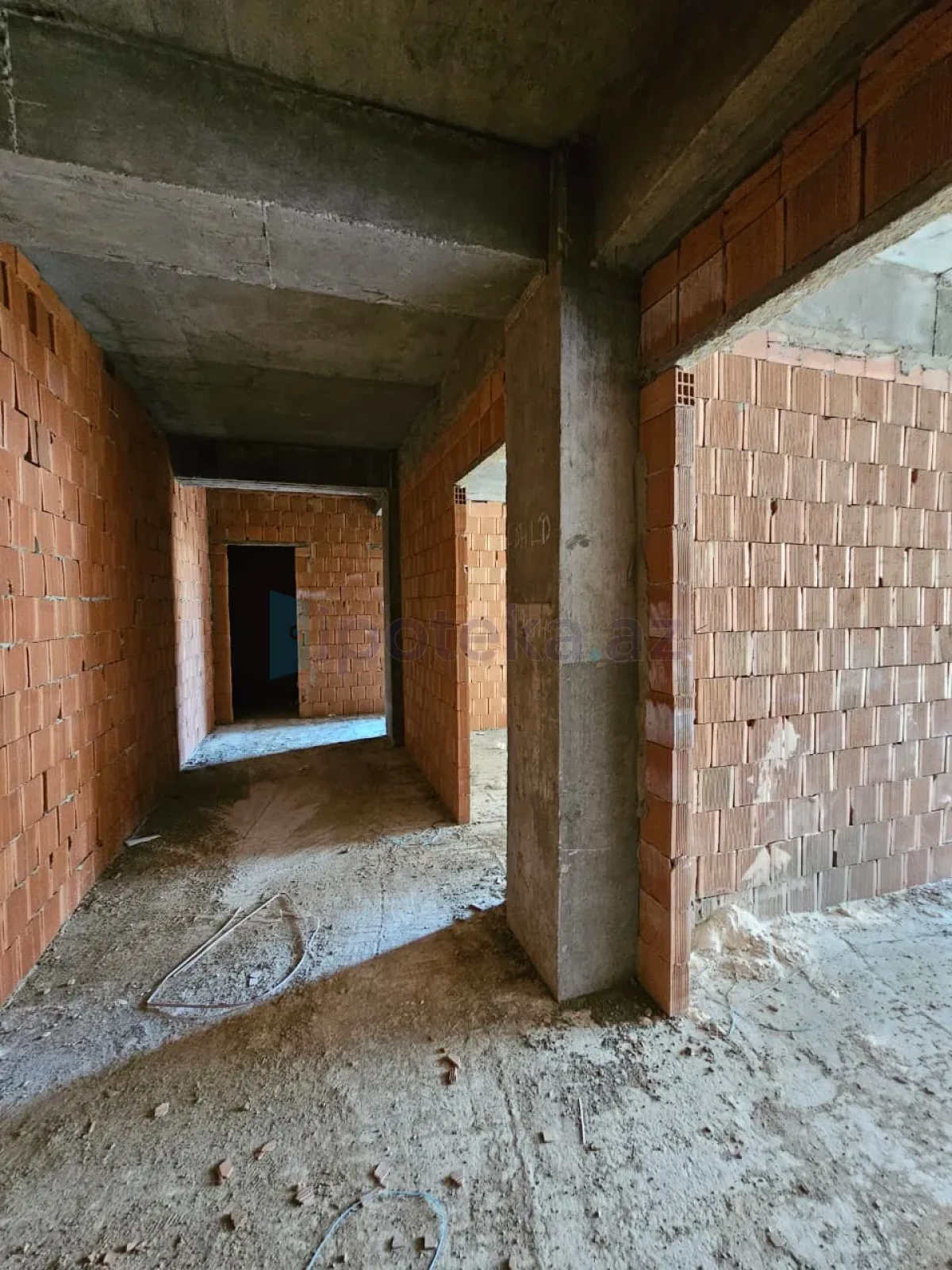 Satılır 2 otaqlı yeni tikili 83 m²