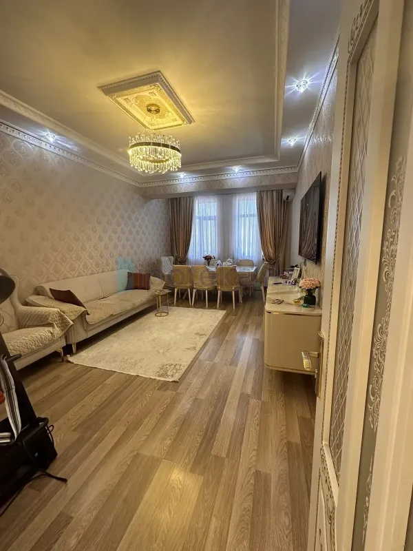 Satılır 2 otaqlı yeni tikili 75 m²