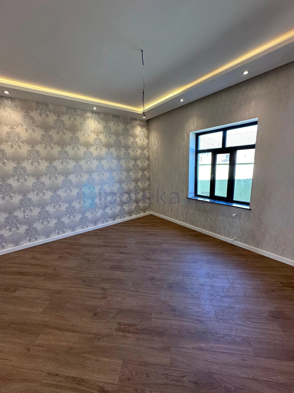 Satılır 5 otaqlı həyət evi 160 m²