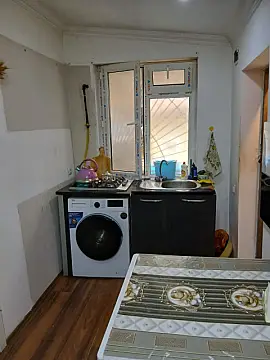 Satılır 1 otaqlı köhnə tikili 34 m²