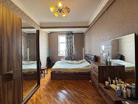Satılır 2 otaqlı yeni tikili 75 m²