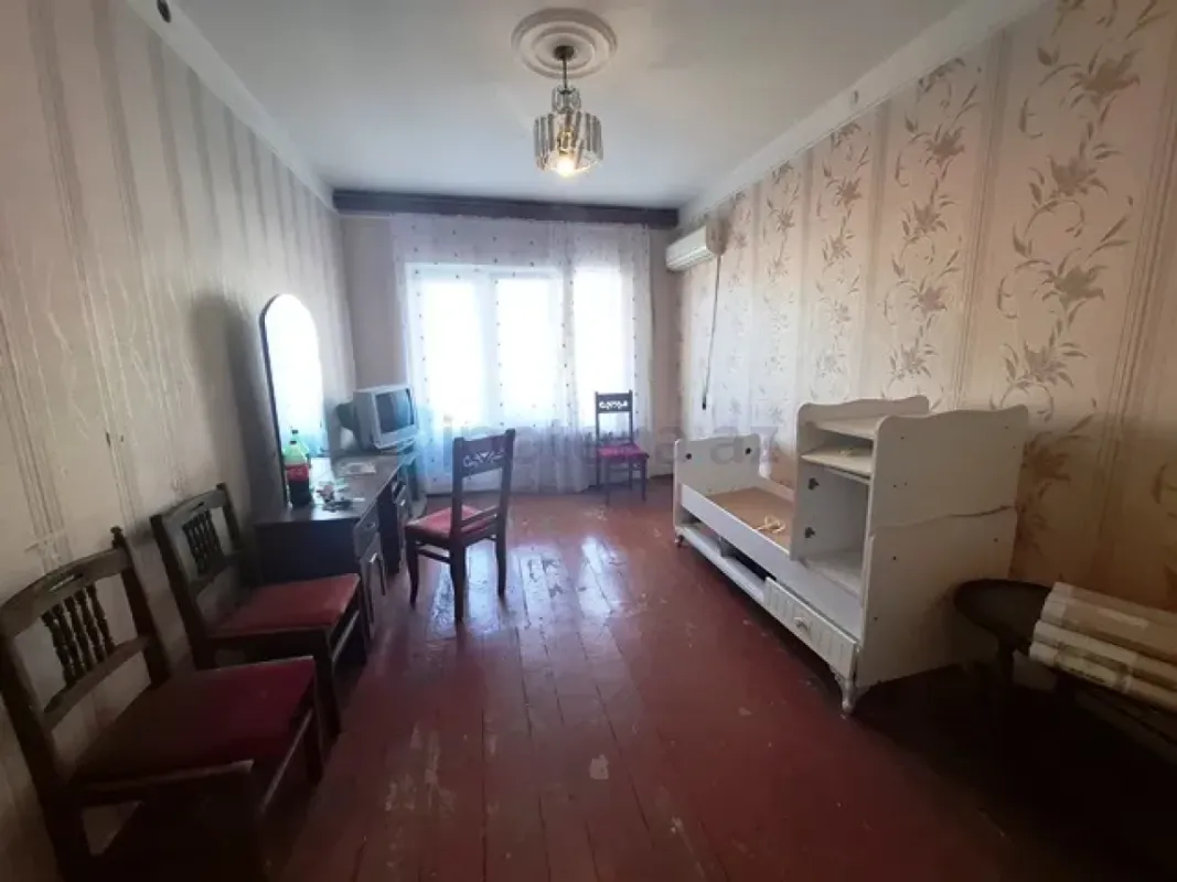 Satılır 2 otaqlı köhnə tikili 65 m²
