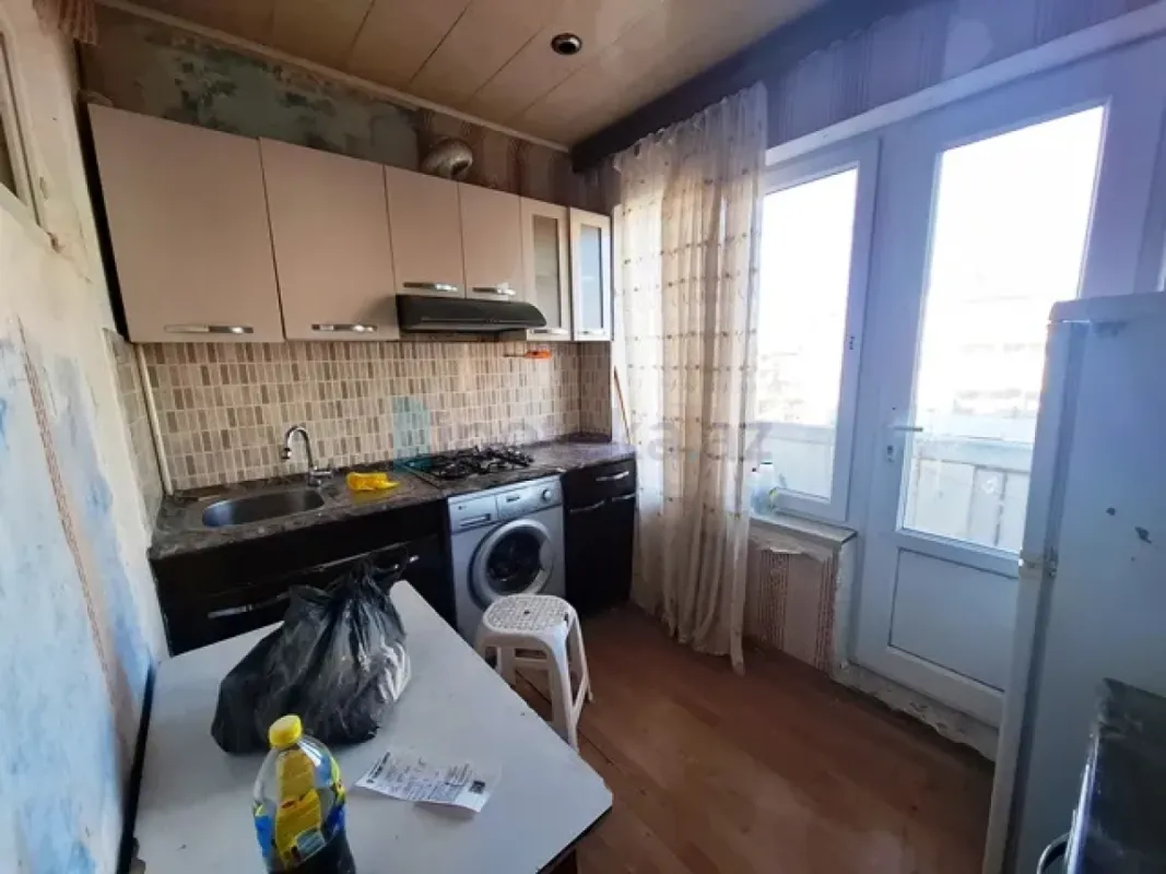 Satılır 2 otaqlı köhnə tikili 65 m²