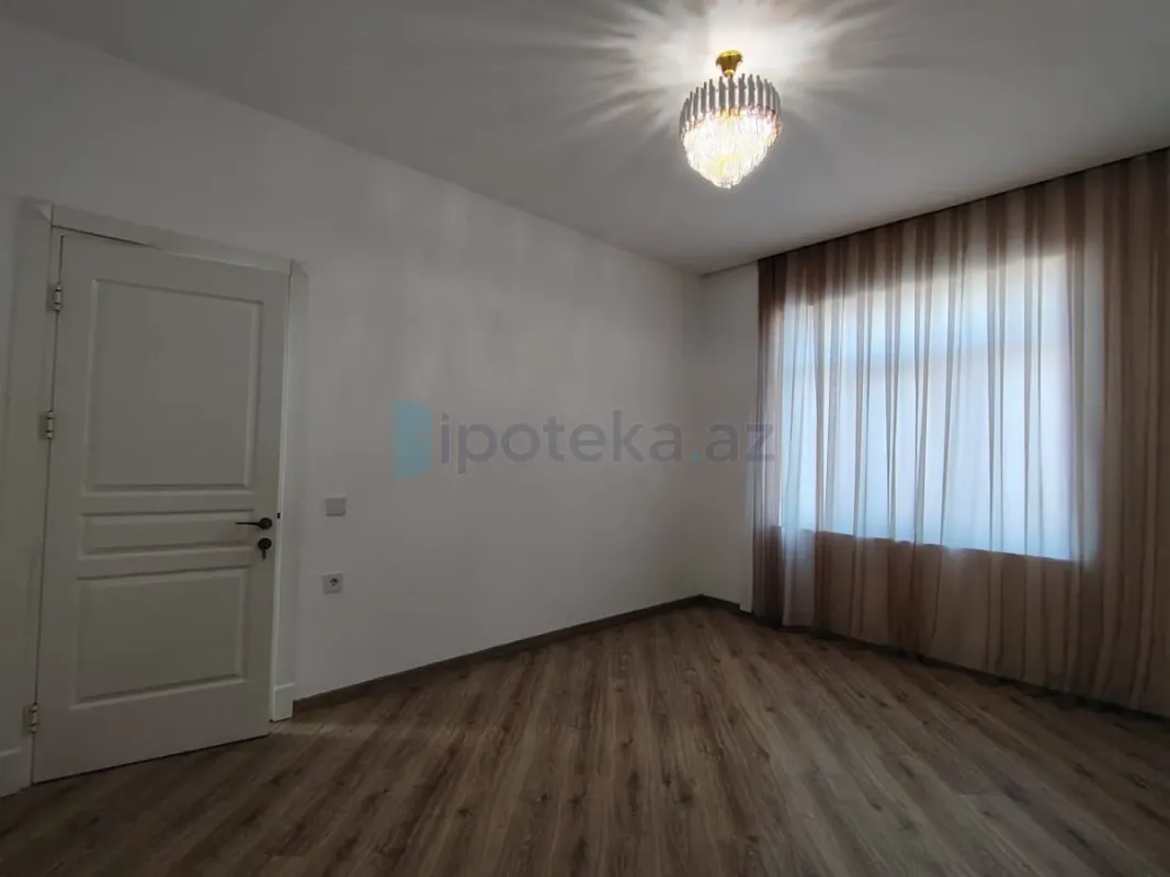 Satılır 4 otaqlı həyət evi 200 m²